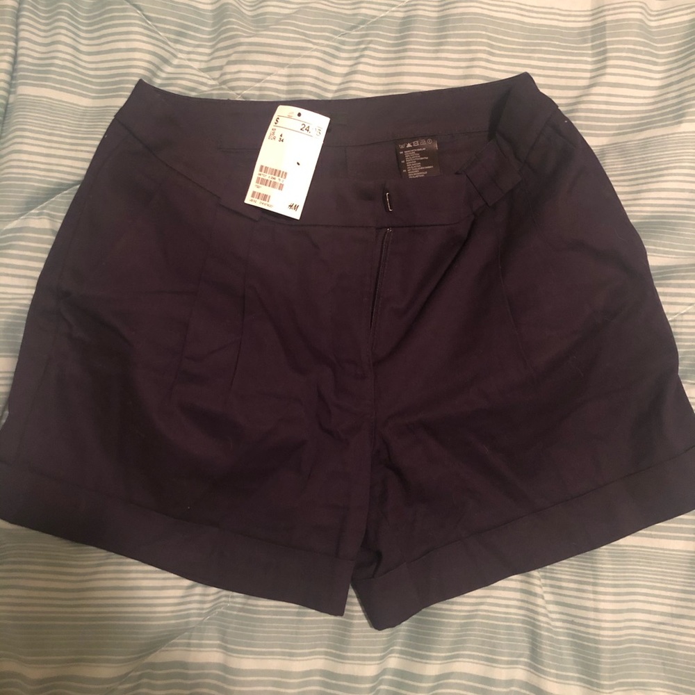 BNWT tailored shorts, navy blue, size 4